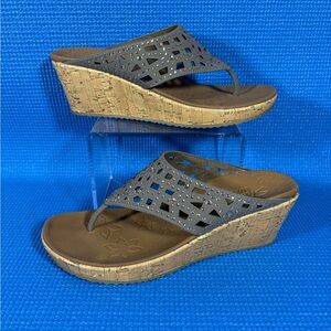 Skechers Cali Luxe Foam Beverlee Dazzle Bling Taupe Wedge Sandal Size 8-8.5